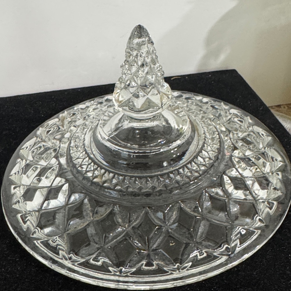 Anchor Hocking Wexford Clear Candy Dish With Diamond Cut Clear Glass. - Picture 6 of 8